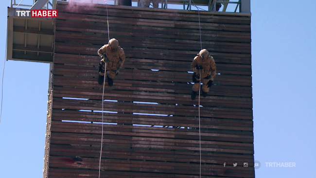 Dünyanın en iyi komandoları Foça Jandarma Komando Okulu'ndan çıkıyor
